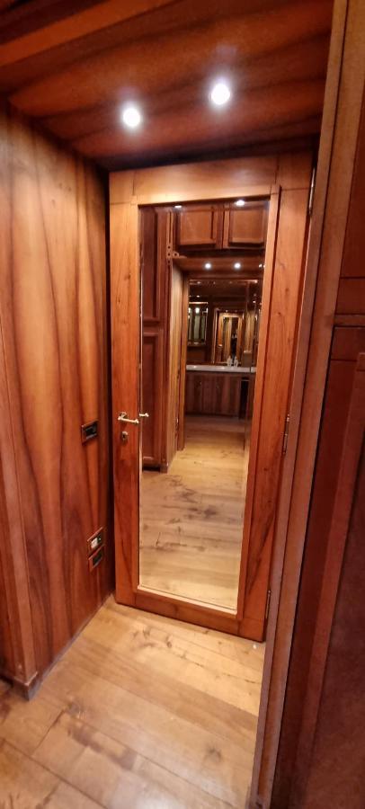 בולוניה Farolfi Apartments Villa Galliera מראה חיצוני תמונה